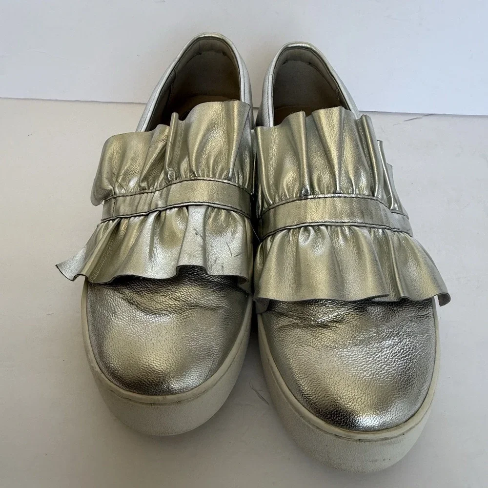 Michael Kors Bella Women's 6 Metallic Silver Ruffle Platform Slip On Sneakers